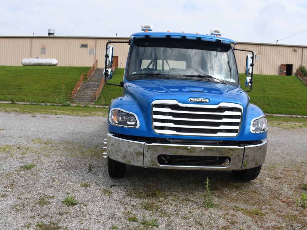 2025 Freightliner M2 106 Ext Cab · 12 Series Rollback — photo 3 of 10
