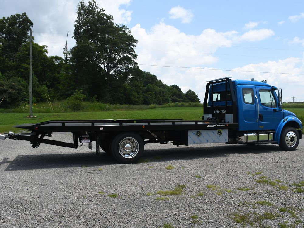 2025 Freightliner M2 106 Ext Cab · 12 Series Rollback — photo 4 of 10