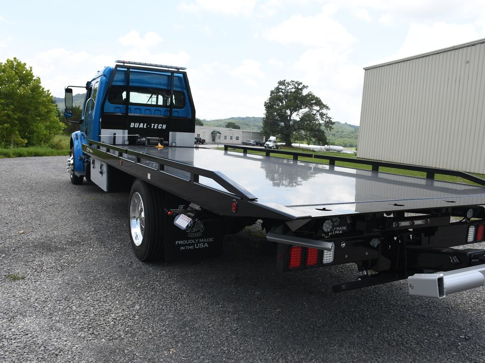 2025 Freightliner M2 106 Ext Cab · 12 Series Rollback — photo 6 of 10