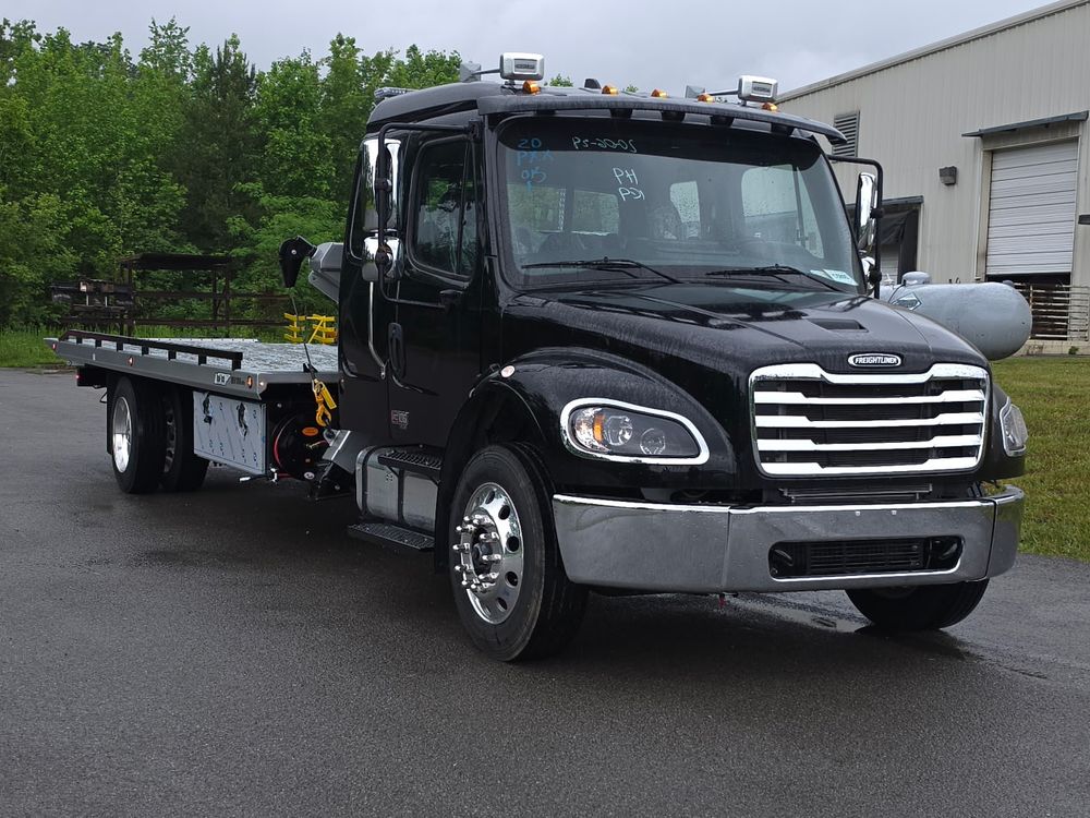 2025 Freightliner M2 106 Ext Cab · 12 Series + DT-12/12 Sidepuller — photo 3 of 10
