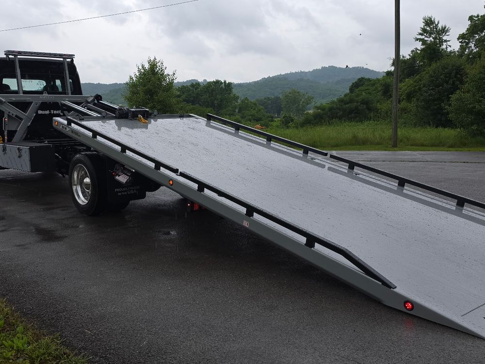 2025 Freightliner M2 106 Ext Cab · 12 Series + DT-12/12 Sidepuller — photo 6 of 10