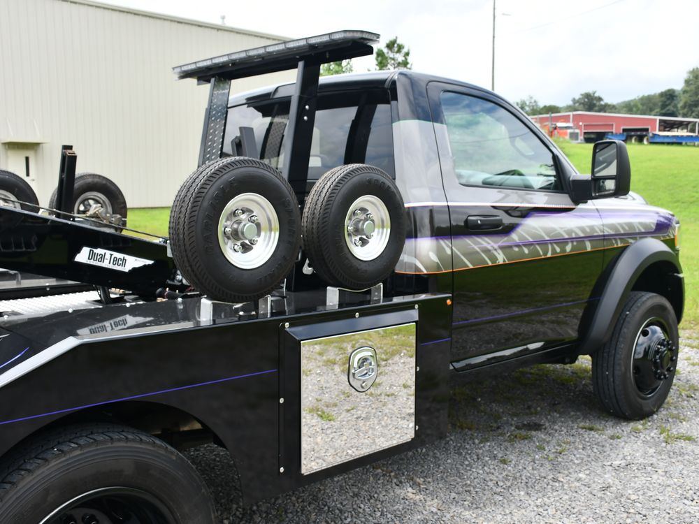 2024 Ram 5500 SL-40 self-loader — photo 8 of 10